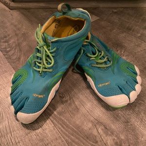 Vibram five finger shoes size 38 euro